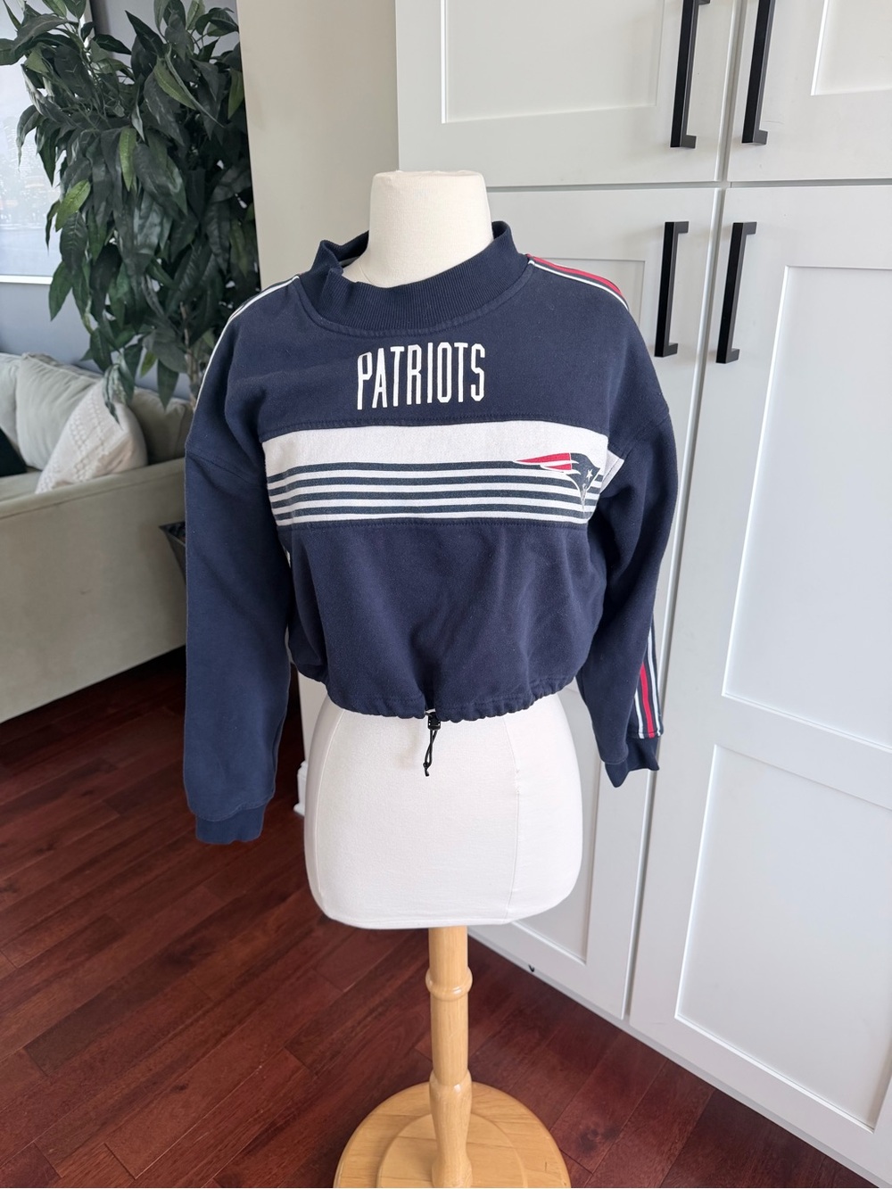 NFL Navy Patriots Cropped Crewneck Sweater with White & Red Accents Medium